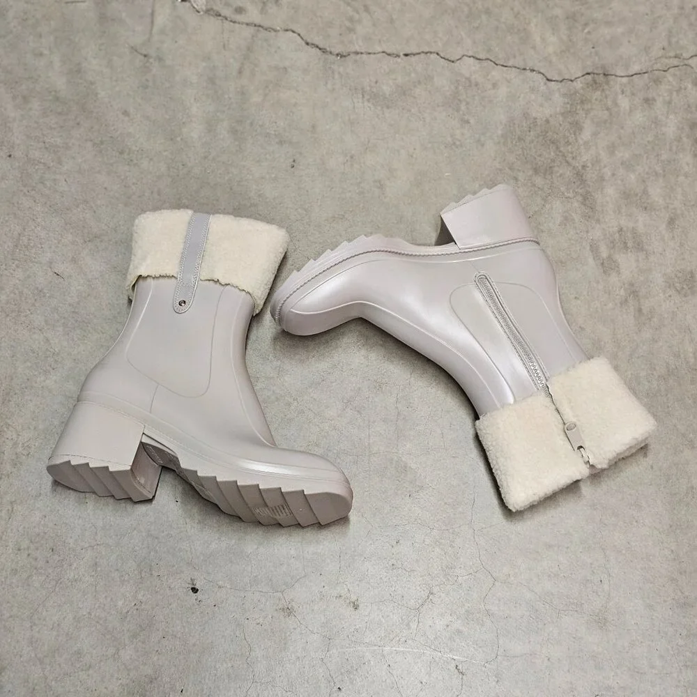 Womens Gray Waterproof Boots With Fleece Lining & Zipper Closure